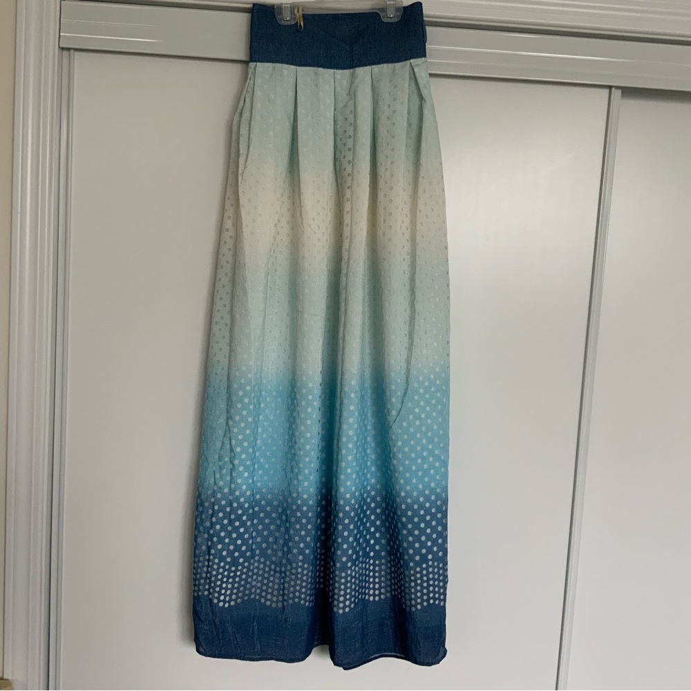 Blue /White shaded skirt lined with long cotton fabric size 16